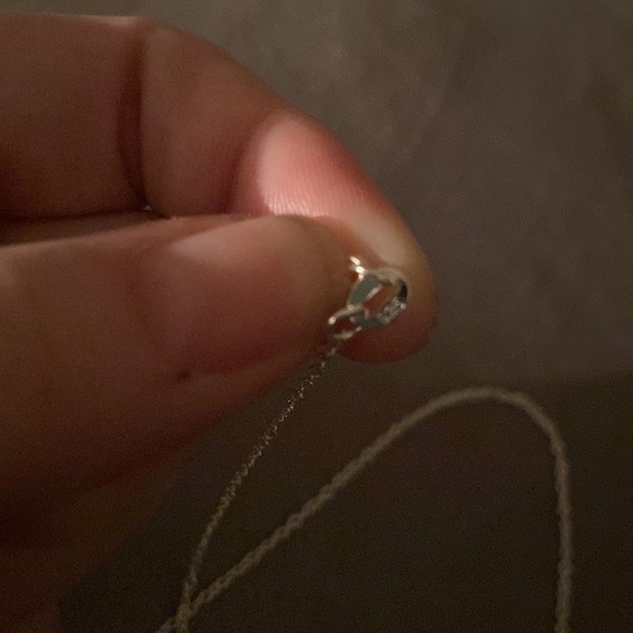 Silver Key pendent on a 18” change - Picture 3 of 4